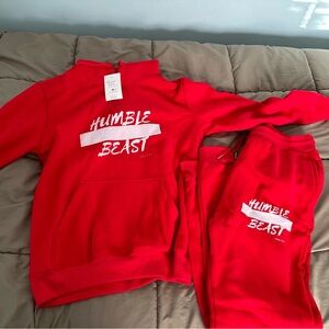 Humble Bear sweat outfit.  Unisex size medium. Brand new with tags.